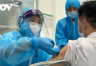 Thêm 600.000 liều vaccine AstraZeneca về đến Tân Sơn Nhất