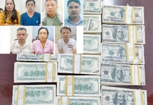 Triệt phá đường dây mua bán hơn 100.000 USD giả tại Hà Nội