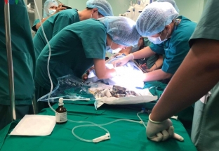 Ca đại phẫu thuật tách 2 bé Trúc Nhi – Diệu Nhi: Tỷ lệ cứu sống là 74%