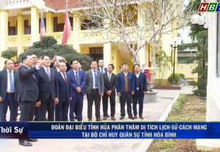 10/1: Đoàn Đại biểu tỉnh Hủa Phăn, thăm Di tích Lịch sử Cách mạng tại Bộ Chỉ huy Quân sự tỉnh Hòa Bình