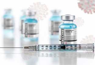 Những người bị suy giảm miễn dịch có cần tiêm liều vaccine COVID-19 thứ 4?