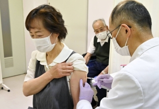 Nhật Bản là nước có tỷ lệ tiêm vaccine Covid-19 cao nhất trong nhóm G7