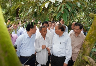 Thủ tướng kiểm tra việc chống hạn, mặn tại Tiền Giang