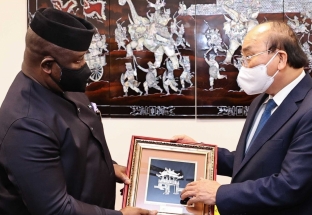 Hôm nay, Tổng thống Sierra Leone bắt đầu chương trình thăm chính thức Việt Nam