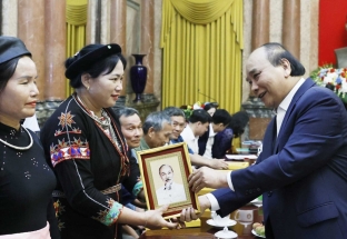 Chủ tịch nước gặp mặt người có uy tín trong đồng bào dân tộc thiểu số Tuyên Quang