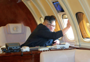 Ông Kim Jong-un sẽ đến Việt Nam bằng máy bay