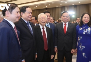 Tổng Bí thư dự lễ kỉ niệm 60 năm Chủ tịch Hồ Chí Minh gặp mặt đội ngũ trí thức