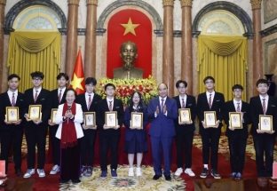 Chủ tịch nước trao Huân chương Lao động cho học sinh đoạt giải quốc tế 2022