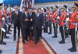 Chủ tịch nước đến Jakatar, bắt đầu thăm cấp Nhà nước Indonesia
