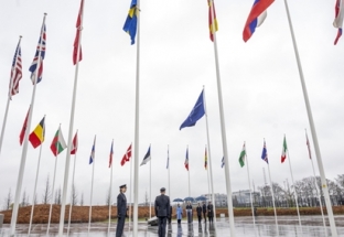 Lễ thượng cờ Thụy Điển tại trụ sở NATO