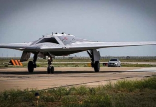 Quân sự thế giới hôm nay (1-2): Nga hé lộ thời điểm sản xuất hàng loạt UAV tàng hình S-70 Okhotnik-B