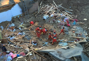 Trung Quốc đẩy mạnh công tác cứu hộ sau trận động đất kinh hoàng
