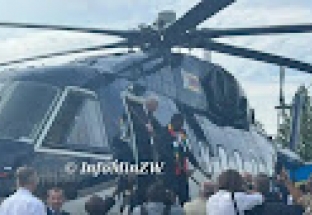 Ông Putin tặng trực thăng cho Tổng thống Zimbabwe