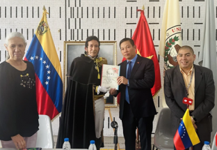 Học giả Venezuela đánh giá cao thành tựu của Đảng Cộng sản Việt Nam
