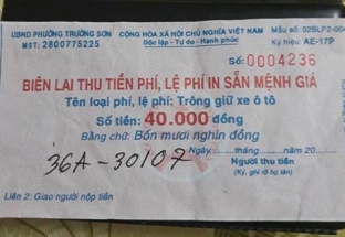 Du khách “méo mặt” vì giá gửi xe ở biển Sầm Sơn