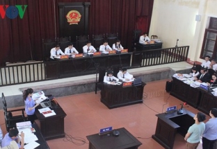 Vụ chạy thận:Gia đình 8 nạn nhân đề nghị Tòa tuyên bác sĩ Lương vô tội