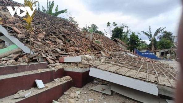 Động đất tại Indonesia: Ít nhất 56 người chết, nhiều người đang mắc kẹt