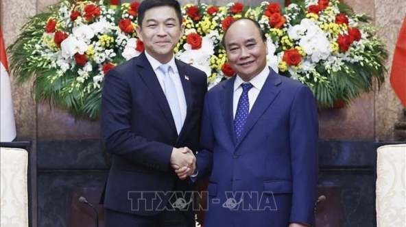 Chủ tịch nước Nguyễn Xuân Phúc tiếp Chủ tịch Quốc hội Singapore 